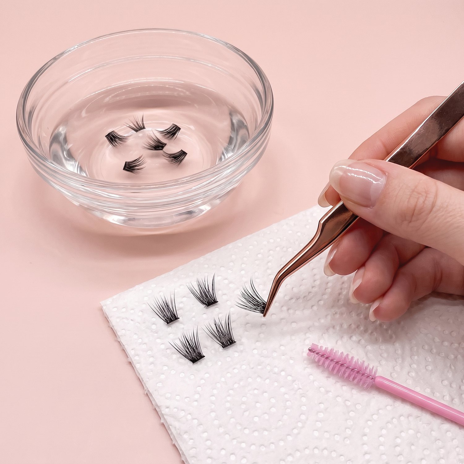Cleaning lash clusters