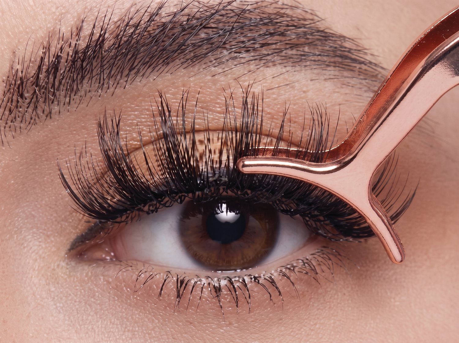 Fusing natural lashes and lash clusters